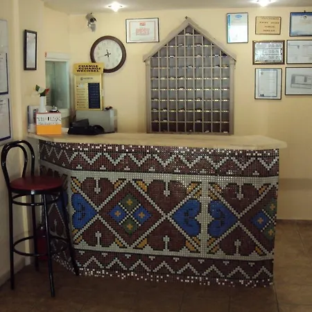 Kleopatra Alis Αλάνια