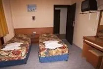 Kleopatra Alis Αλάνια